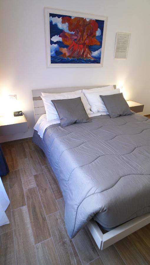 A Un Passo Da Tutto... Hotel Nápoly Kültér fotó